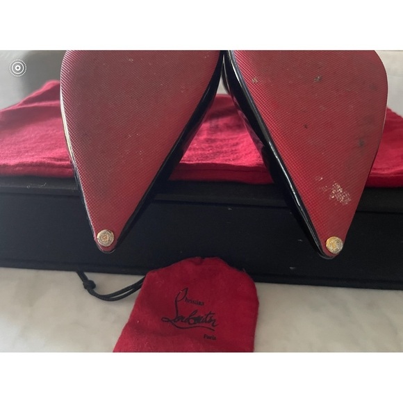 Christian Louboutin - Picture 8 of 10